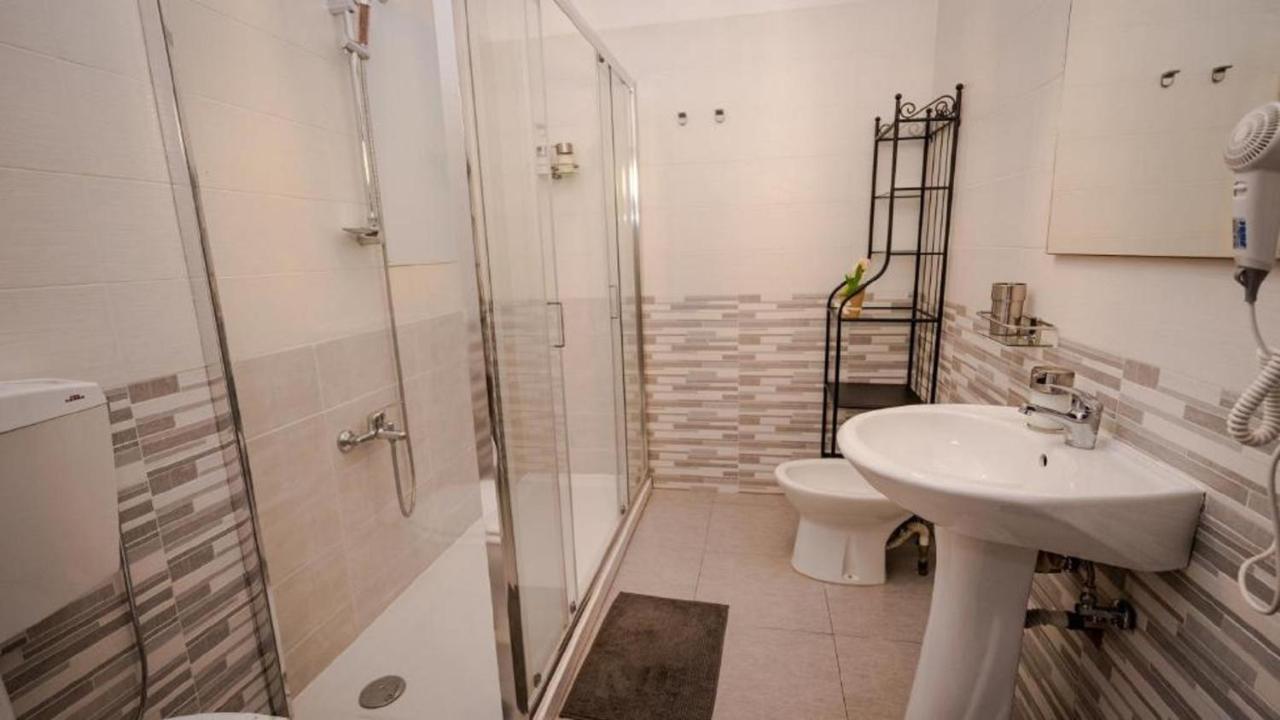 Cconforthotels R&B Semplici Emozioni Bari Eksteriør billede